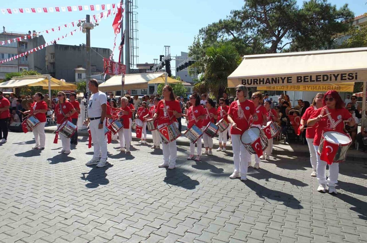 Burhaniye ilçesinde, Beden Eğitimi Öğretmeni Özgür Aras’ın öncülüğünde kurulan Özgür