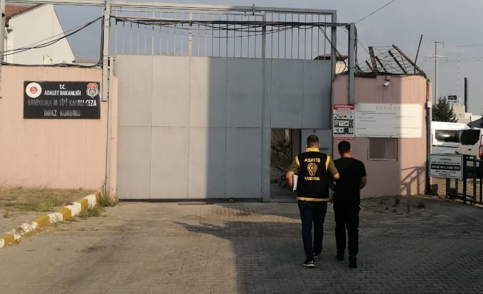 Balıkesir’de 2 günde gerçekleştirilen operasyonlarda, hapis cezası bulunan 22 kişi