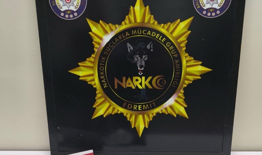 Balıkesir’de polis ekiplerinin gerçekleştirdiği operasyonlarda Ayvalık’ta gümrük kaçağı tütün ve