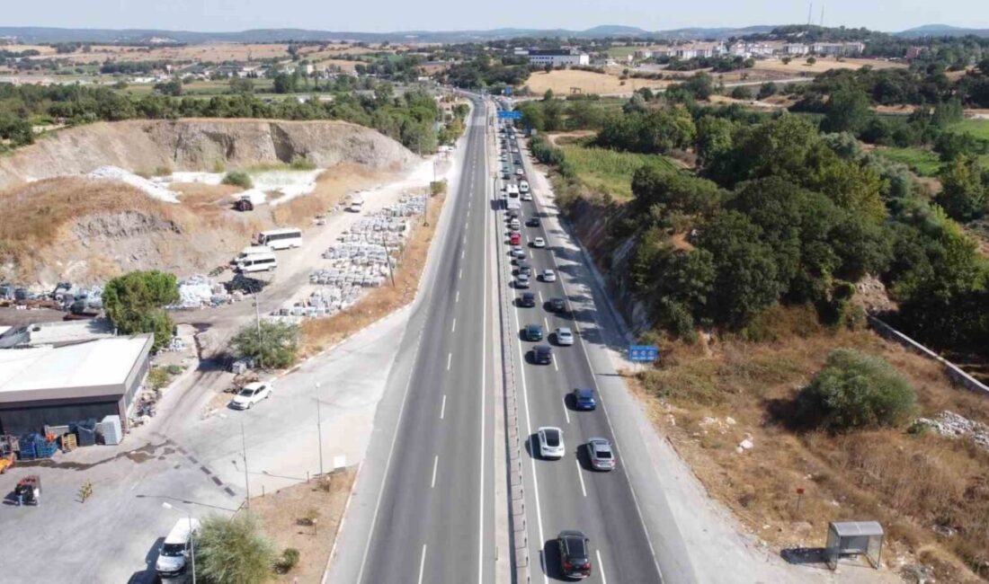 Yaz ayının son günü Edremit Körfezi’nden dönüşe geçen tatilciler, karayollarında