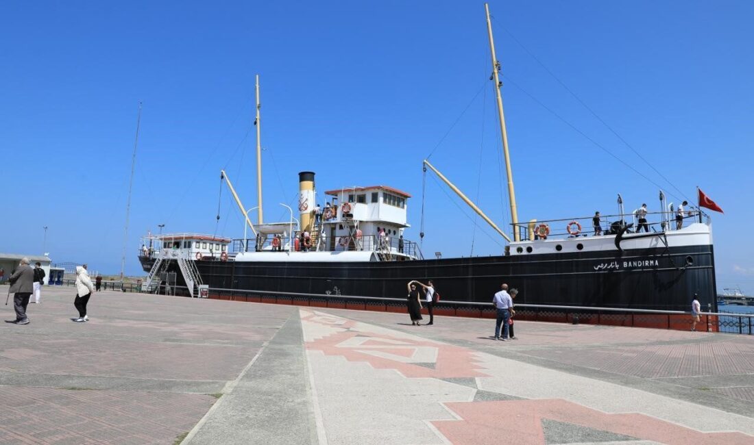 Samsun Büyükşehir Belediyesi sorumluluğundaki Bandırma Gemi Müzesi, yaz döneminde 100