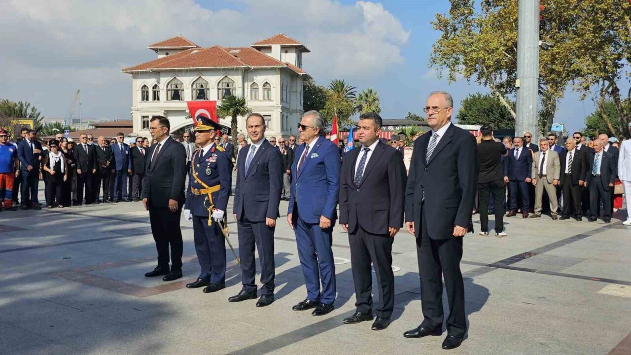 30 Ağustos Zafer Bayramı’nın 103. yılı, Bandırma’da düzenlenen resmi törenlerle
