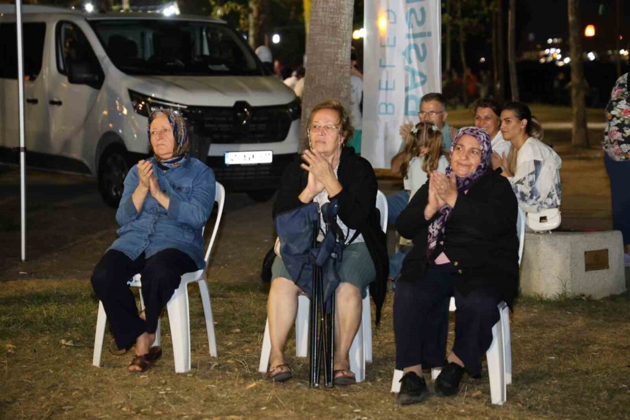Başiskele Sahili’nde düzenlenen ilçe selamlama konserinde mehter ve bando takımı