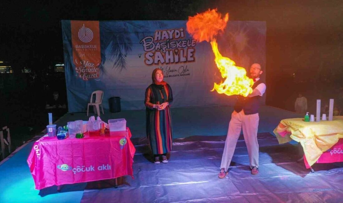 Başiskele’de düzenlenen çocuk etkinliğinde minikler gönüllerince eğlenirken, sahne gösterileri ve