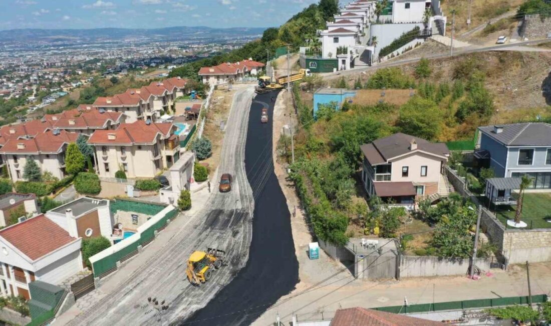 Başiskele’deki Fatih Mahallesi’nde parke yol, Yeşilkent Mahallesi’nde ise asfalt serim