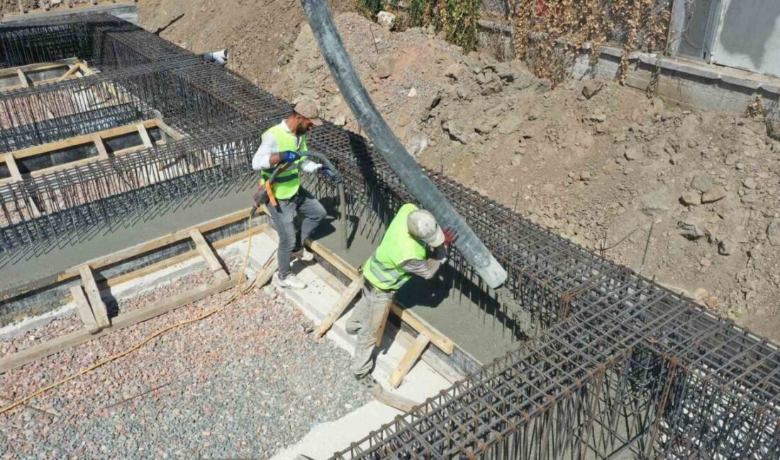 Başiskele’de Vezirçiftliği Mahallesi’ne yapılacak kapalı spor salonunun temeli, düzenlenen törenle