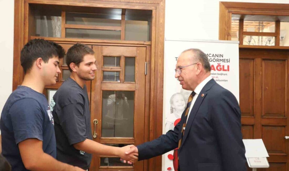 Turgutlu Belediye Başkanı Çetin Akın, Eski Belediye Binasında kurulan Üniversite