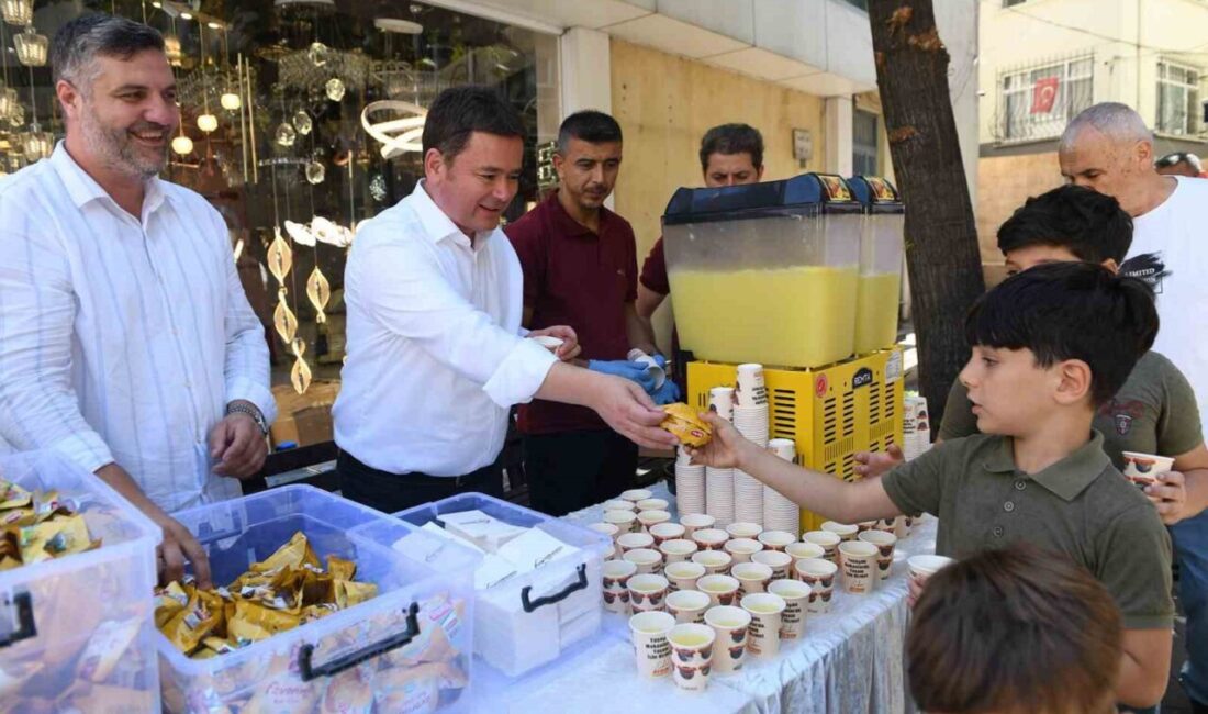 Osmangazi Belediye Başkanı Erkan Aydın, cuma namazı sonrası, mahalle ziyaretlerini