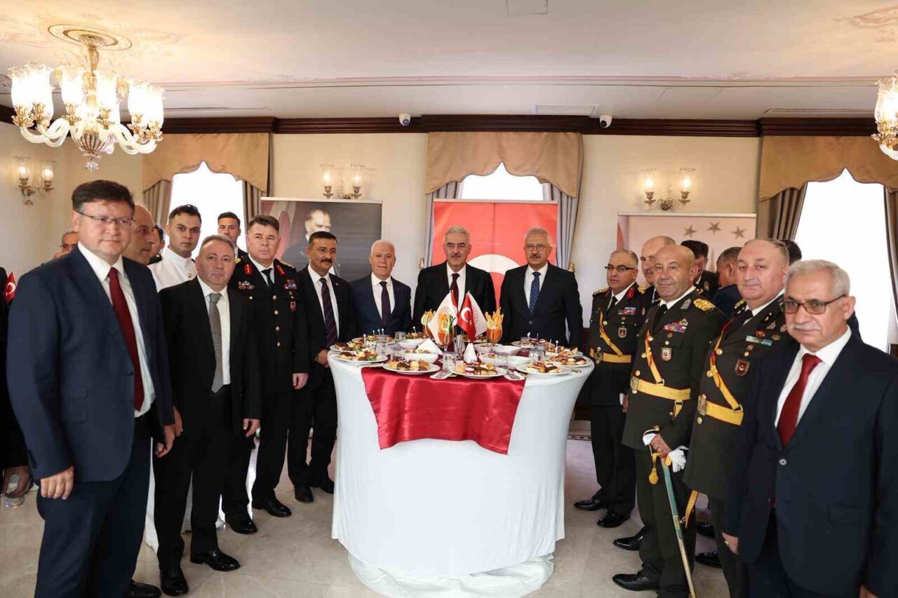 30 Ağustos Zafer Bayramı’nın 103’üncü yıldönümü, tüm yurtta olduğu gibi