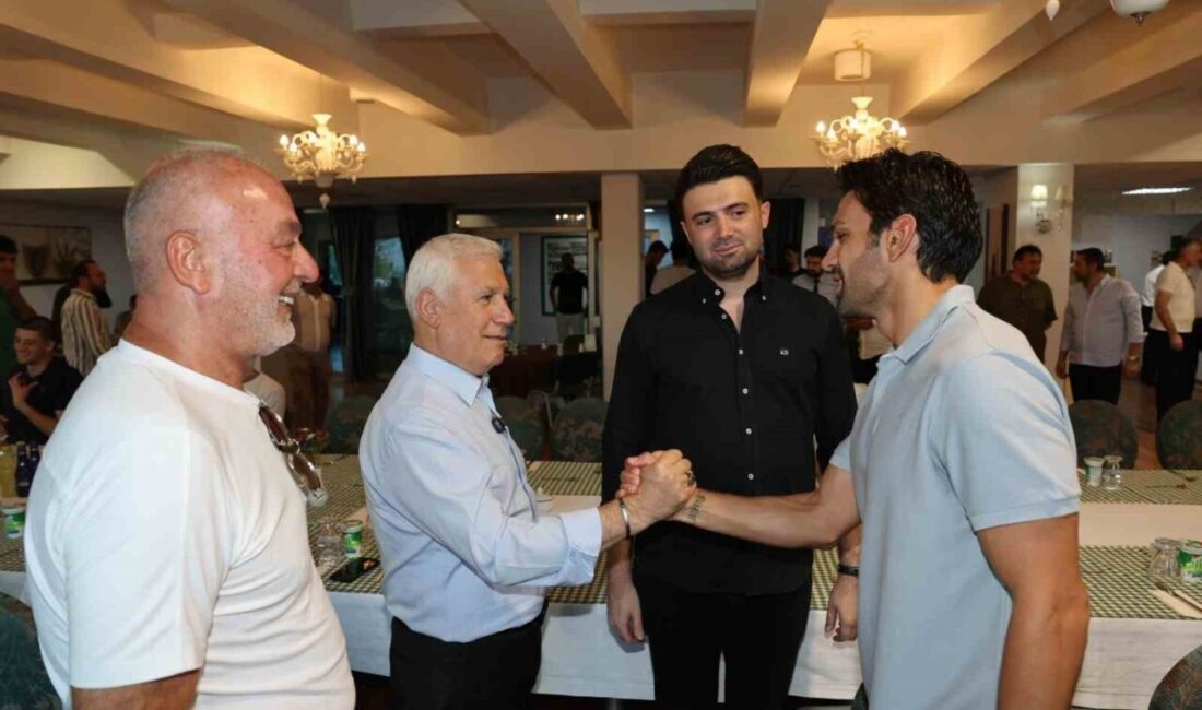Yeni sezonun ilk karşılaşması öncesi Bursaspor Başkanı Enes Çelik ve