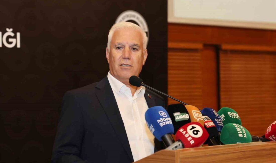 Bursa Büyükşehir Belediye Başkanı Mustafa Bozbey, Bursa’daki orman yangınlarının söndürülmesi