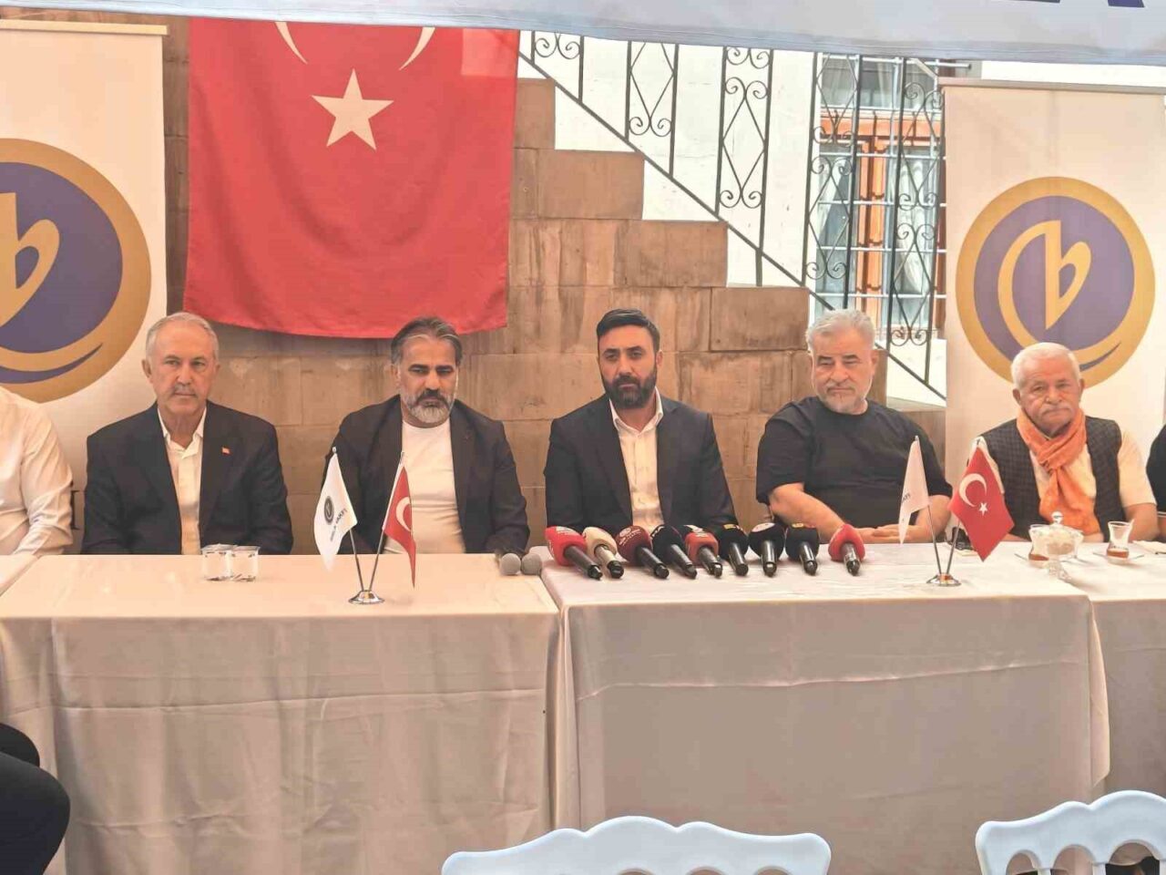 Birlik Vakfı Kayseri Şube Başkanı Bilal Habeş Bulut, yaptığı basın