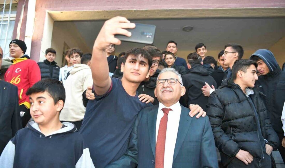 Kayseri Büyükşehir Belediye Başkanı Dr. Memduh Büyükkılıç; yeni eğitim dönemi