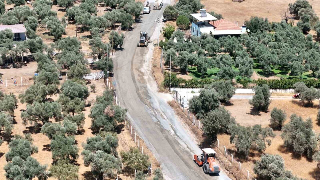 Aydın Büyükşehir Belediyesi, kırsal mahallelere ulaşımı kolaylaştırmak amacıyla yatırımlarına aralıksız