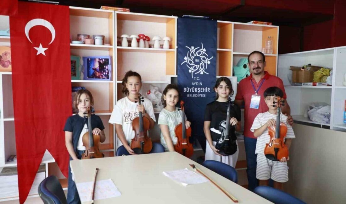 Aydın Büyükşehir Belediyesi’nin yaz kursları kapsamında düzenlediği keman eğitimleri, müziğe