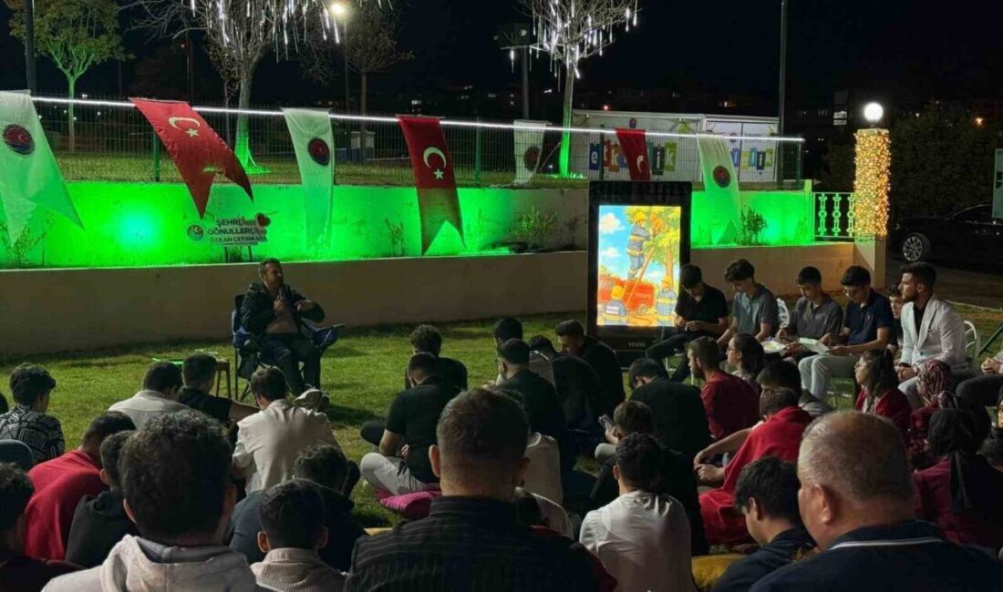 Karabük Belediye Başkanı Özkan Çetinkaya, gençlerle bir araya gelerek sorularını