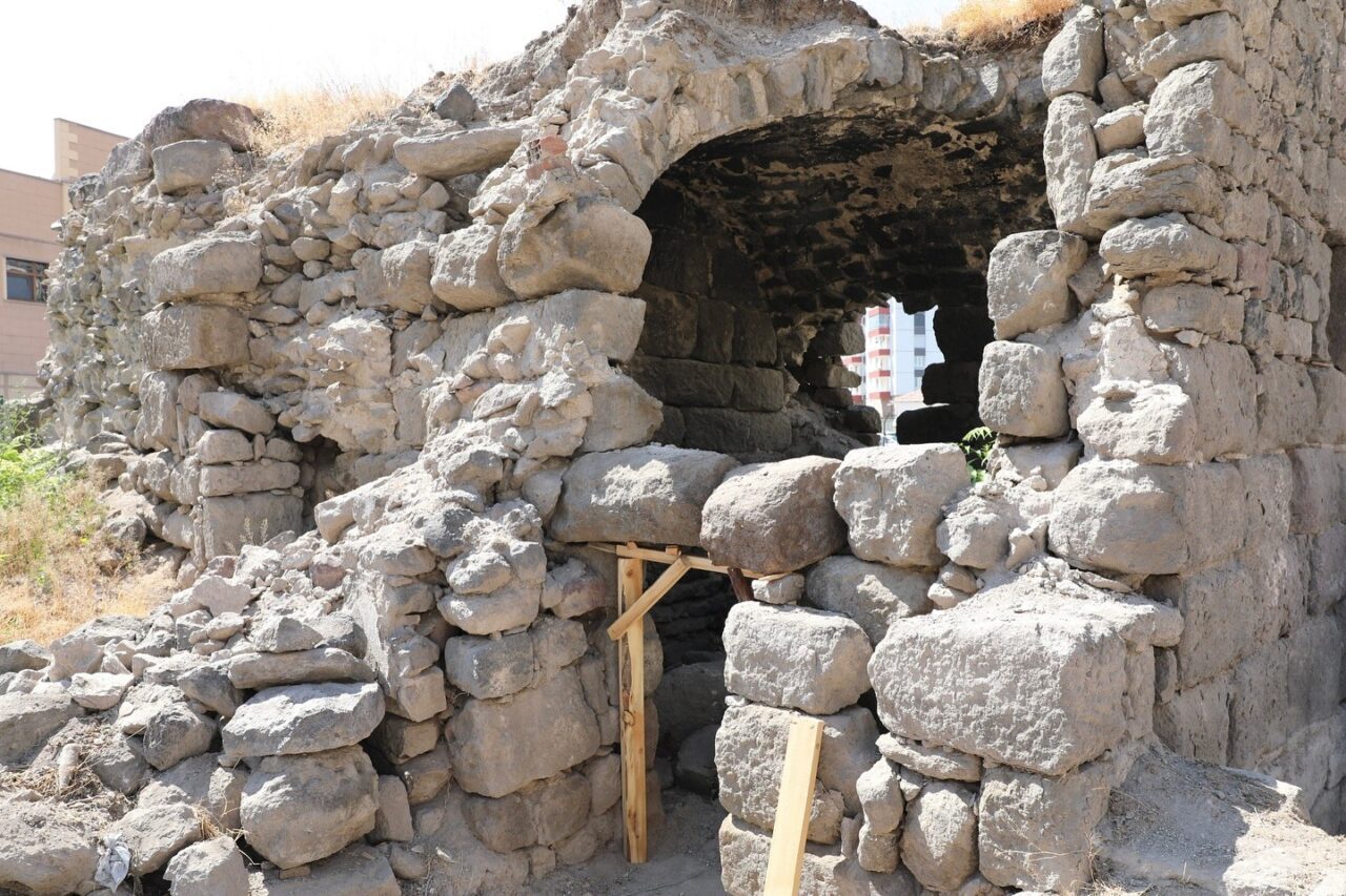 Kocasinan Belediye Başkanı Ahmet Çolakbayrakdar; Kayseri’nin ilk medresesi olan ve