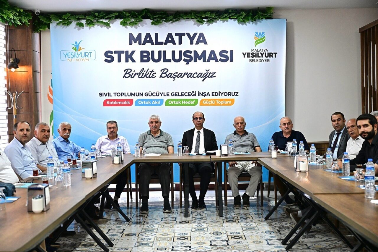 Yeşilyurt Belediye Başkanı Prof. Dr. İlhan Geçit, sivil toplum kuruluşlarının