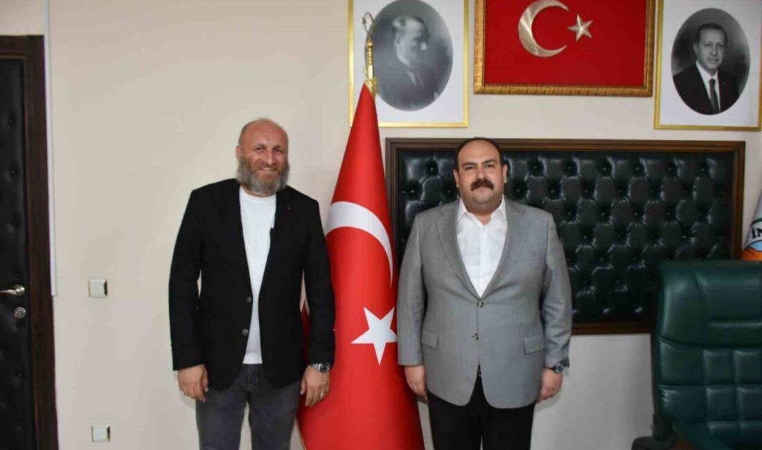 Eskişehir İnönü Belediye Başkanı Serhat Hamamcı, ünlü oyuncu Çetin Altay’ı