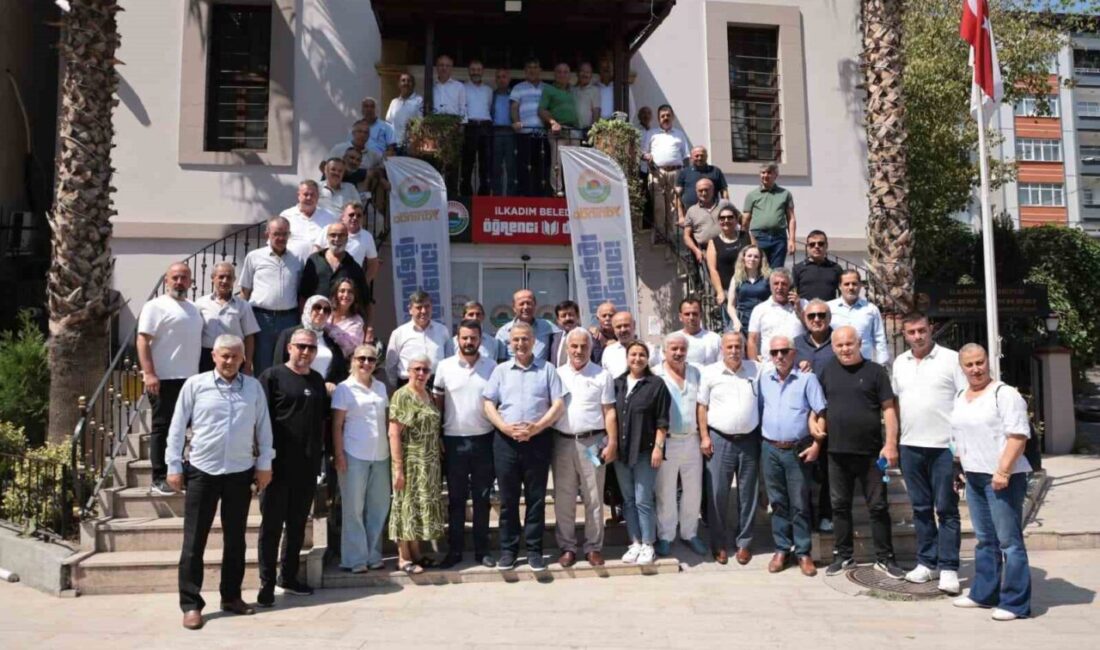 Samsun’da muhtarlarla bir araya gelen İlkadım Belediye Başkanı İhsan Kurnaz,