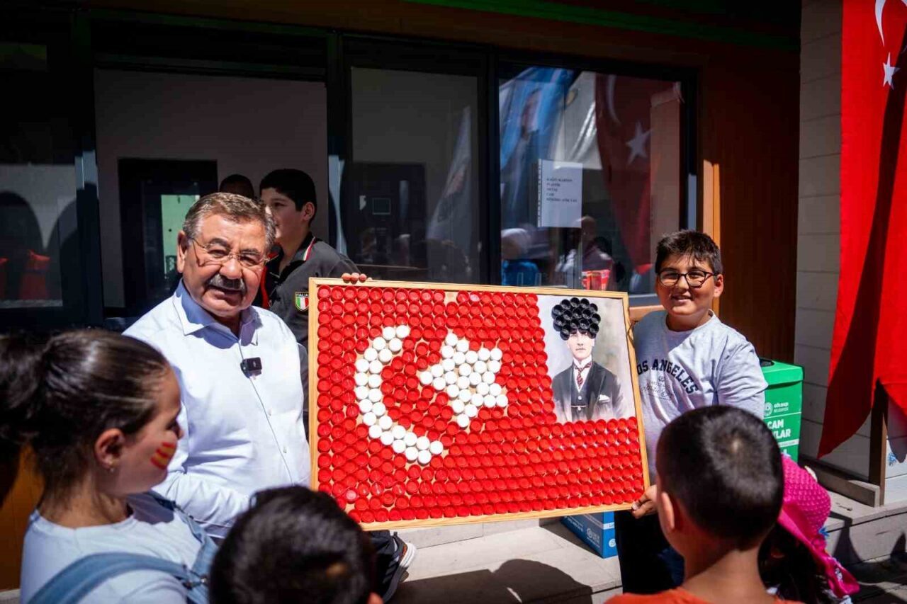 Gölbaşı Belediye Başkanı Yakup Odabaşı, ‘Dönüştür, Hediye Kazan’ kampanyası kapsamında
