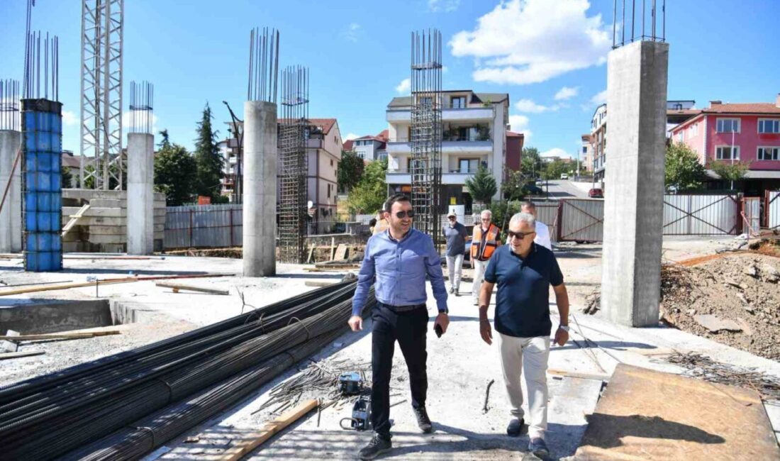 Başiskele Belediye Başkanı Yasin Özlü, ilçede yapımı süren çocuk kütüphanesi,