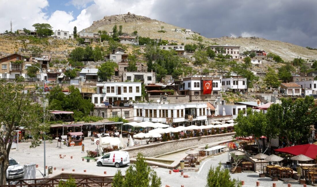 Konya’nın merkez Selçuklu ilçe Belediye Başkanı Ahmet Pekyatırmacı, YKS tercih