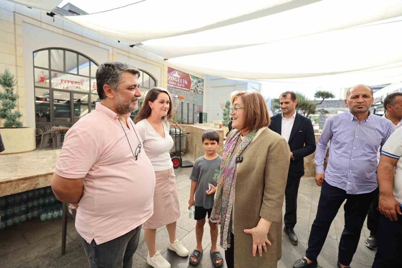 Gaziantep Büyükşehir Belediyesi Başkanı Fatma Şahin, Kamil Ocak Millet Bahçesi’nde