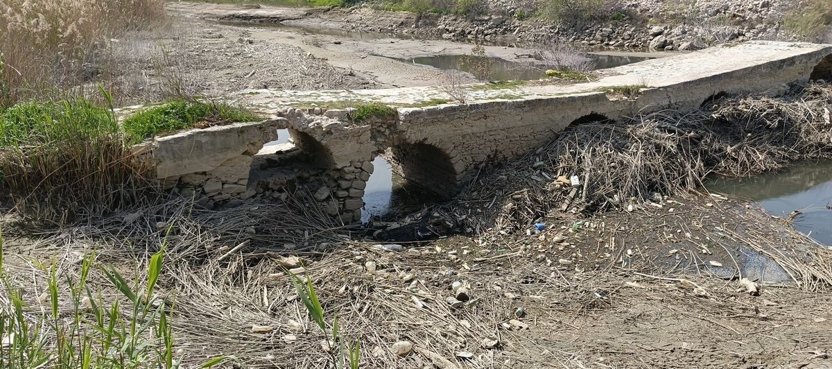 Büyük Menderes Nehri’nde kuraklık ve kirlilik tehdidi artarken, Sarıkemer’deki tarihi