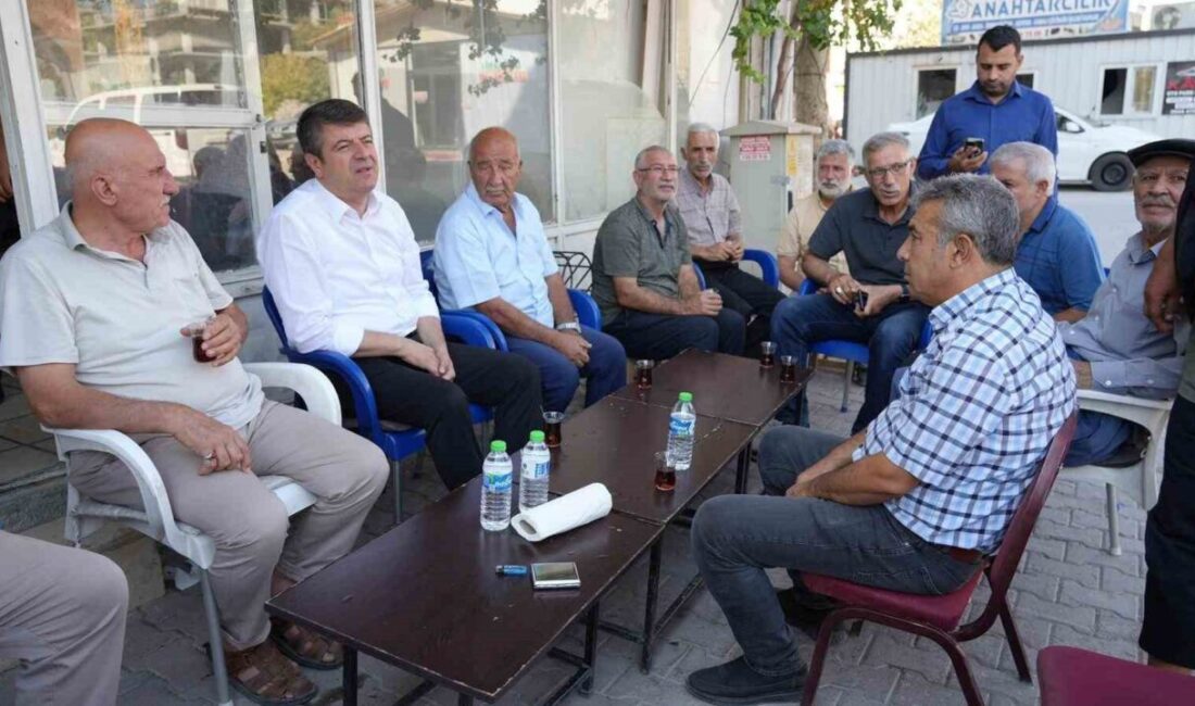 Adıyaman Belediye Başkanı Abdurrahman Tutdere, sabah saatlerinde Erdem Caddesi’nde esnafla