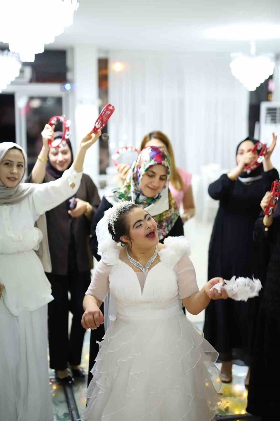 Batman’da, down sendromlu 18 yaşındaki Şeyma İnançlı’nın gelin olma hayali,