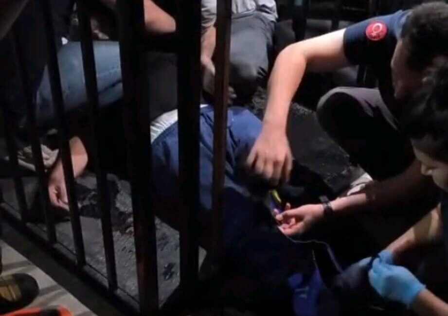 Batman’da iddiaya göre bir binanın dışında bulunan engelli asansörünün halatının