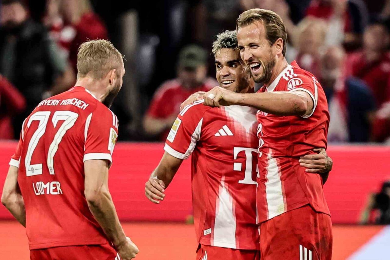 Geçtiğimiz sezonu şampiyon olarak tamamlayan Bayern Münih, Bundesliga’nın açılış maçında