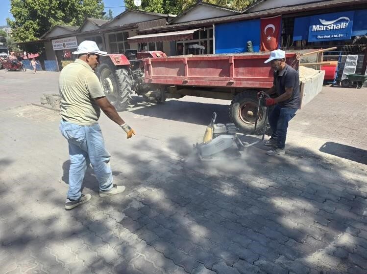 Bilecik’in Bayırköy Beldesi’nde başlatılan altyapı ve çevre düzenleme çalışmaları kesmeden