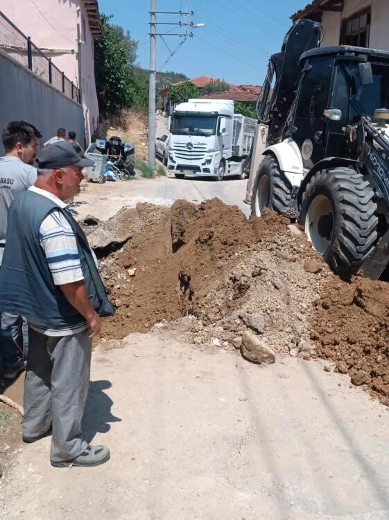 Bilecik’in Bayırköy beldesinde, Sarmaşık ve Fatih Mahallelerini kapsayan kanalizasyon hattı