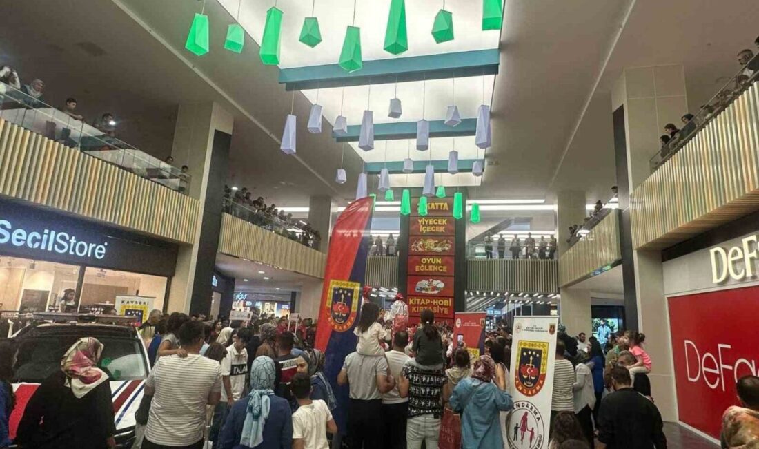 30 Ağustos Zafer Bayramı Kumsmall AVM’de düzenlenen etkinliklerle coşkuyla kutlandı.