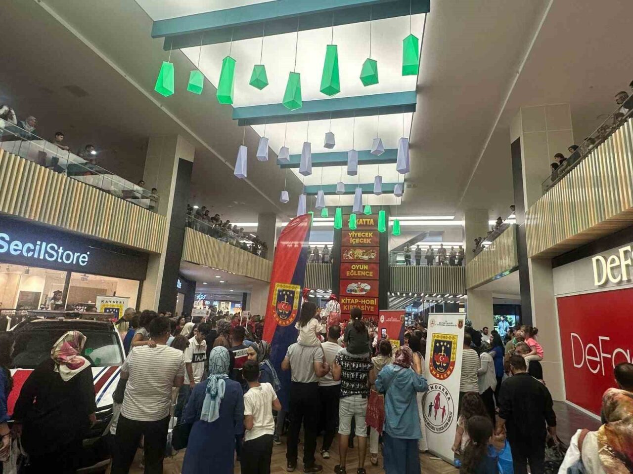 30 Ağustos Zafer Bayramı Kumsmall AVM’de düzenlenen etkinliklerle coşkuyla kutlandı.