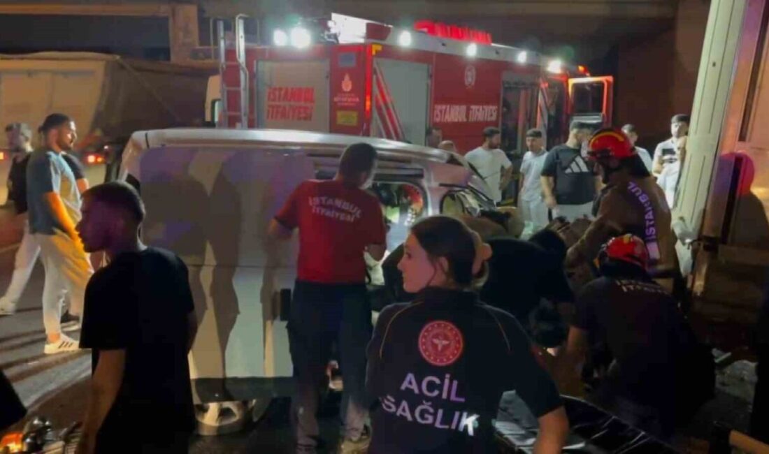 İstanbul Bayrampaşa’da sürücüsünün alkollü olduğu öğrenilen hafif ticari araç, park