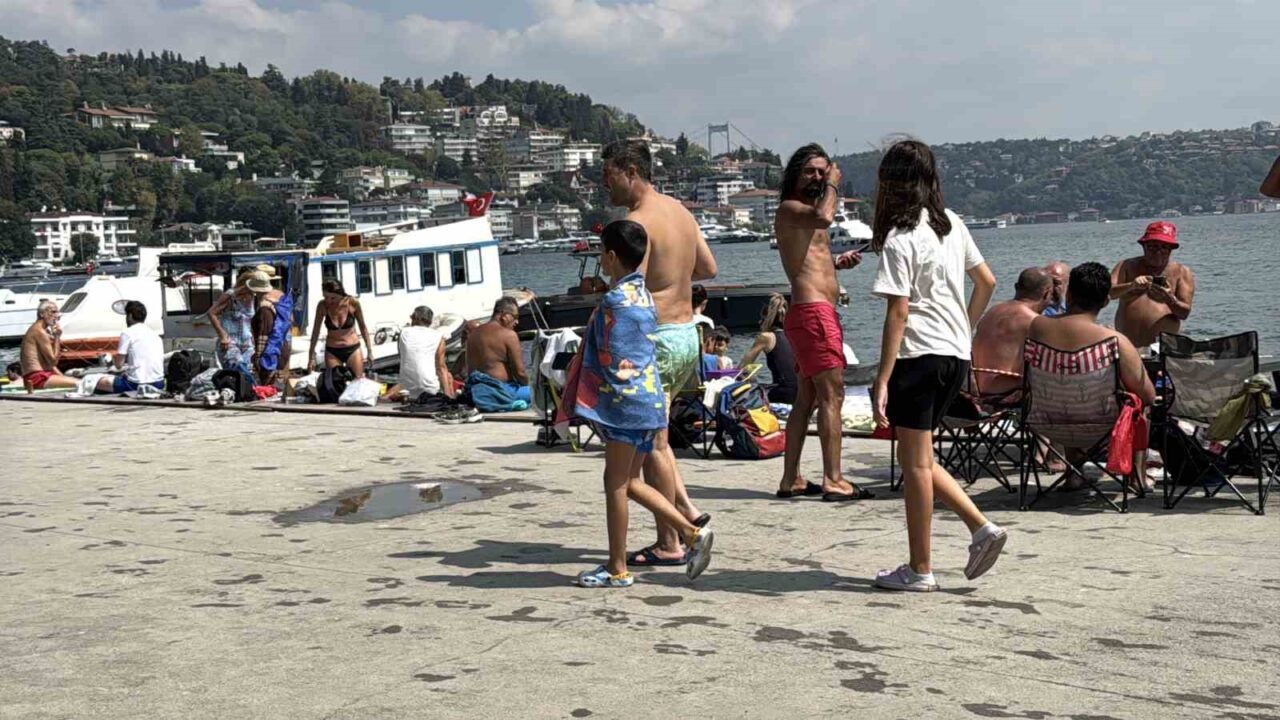 İstanbul’da vatandaşlar 30 Ağustos Zafer Bayramı tatilinde ve yazın son