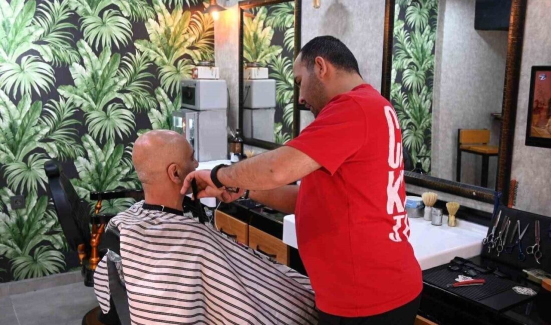 Eskişehir’de berberlik yapan Ali Tepe, çırak bulmakta yaşadıkları sıkıntıya dikkat