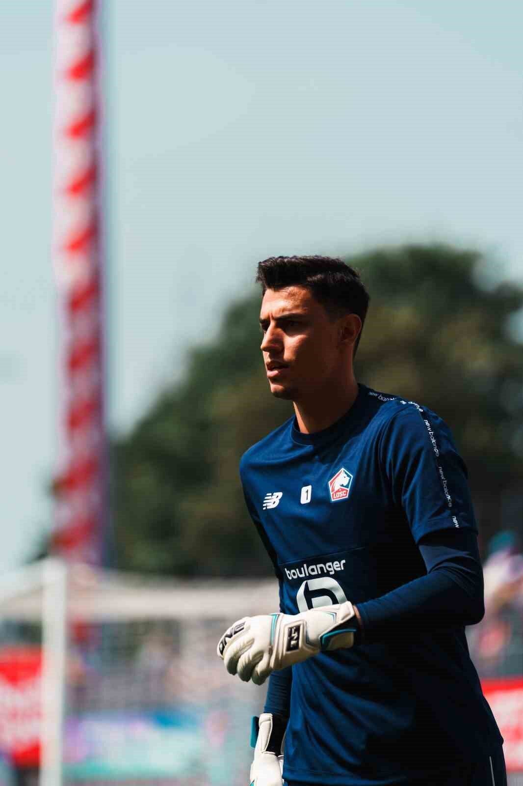 Fransa Ligue 1 ekiplerinden Lille’e transfer olan milli kaleci Berke