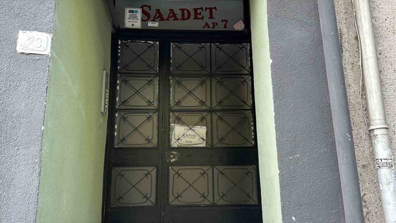 İstanbul Beşiktaş’ta 24 yaşındaki iç mimarlık öğrencisi, yalnız yaşadığı evinde