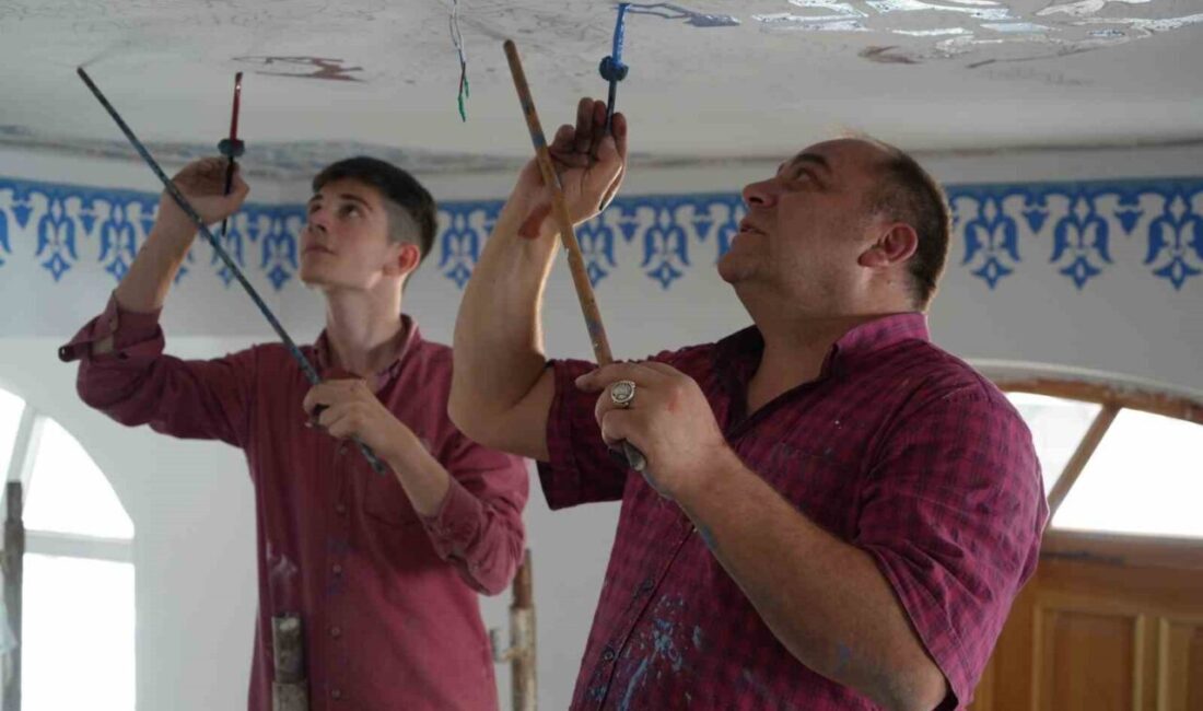 Bayburt’taki Velişaban Camii’nin duvarları, Türk-İslam sanatının geleneksel nakış motifleriyle süsleniyor.