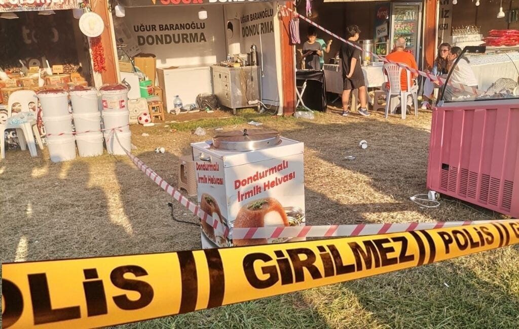 İstanbul’da Beykoz Belediyesi tarafından düzenlenen Çayır Festivali’nde kurulan stantta elektrik