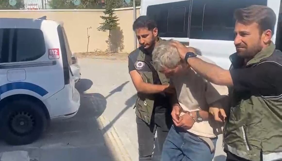 Beylikdüzü’nde müşteri gibi girdiği AVM’den termos ve çalışana ait cep