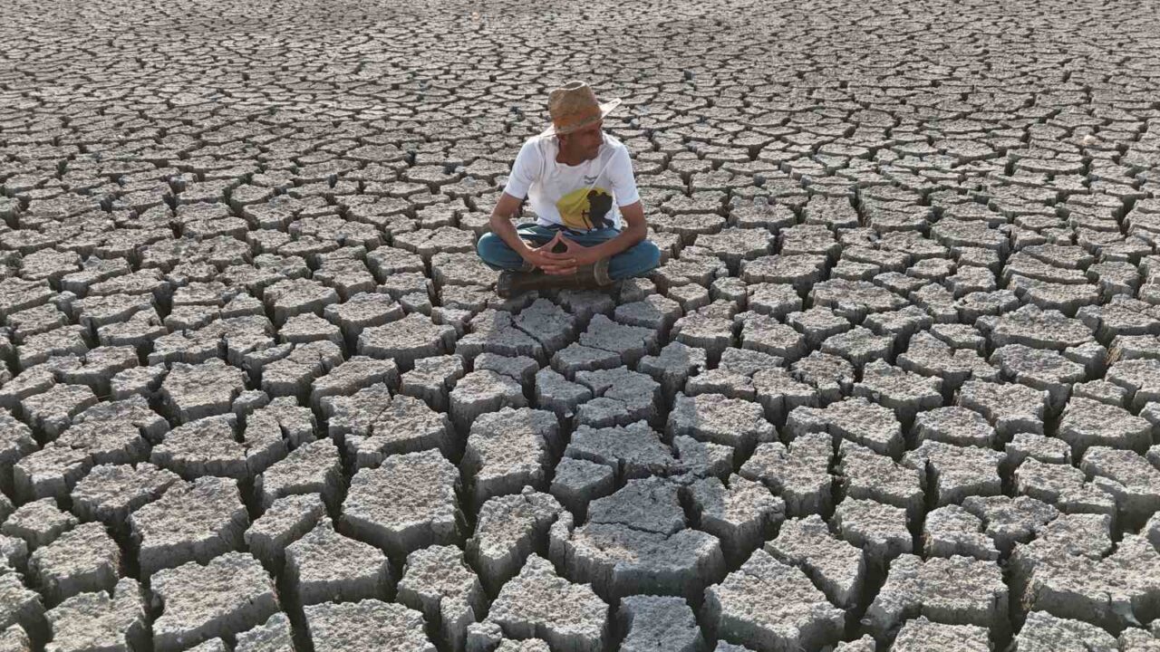 Konya’nın Beyşehir ve Hüyük ile Isparta’nın Şarkikaraağaç ilçelerine kıyısı olan