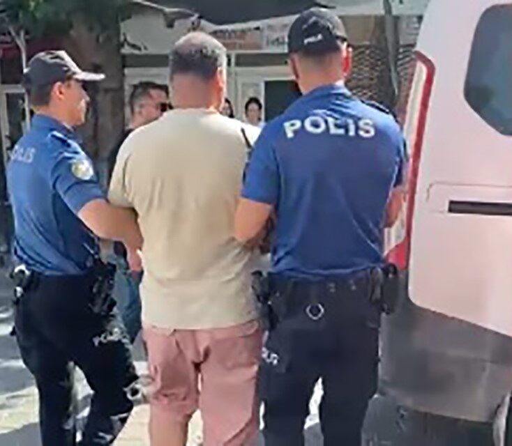 İzmir Konak’ta gasp girişiminde bulunan 44 yaşındaki şüpheli, polis ekiplerince
