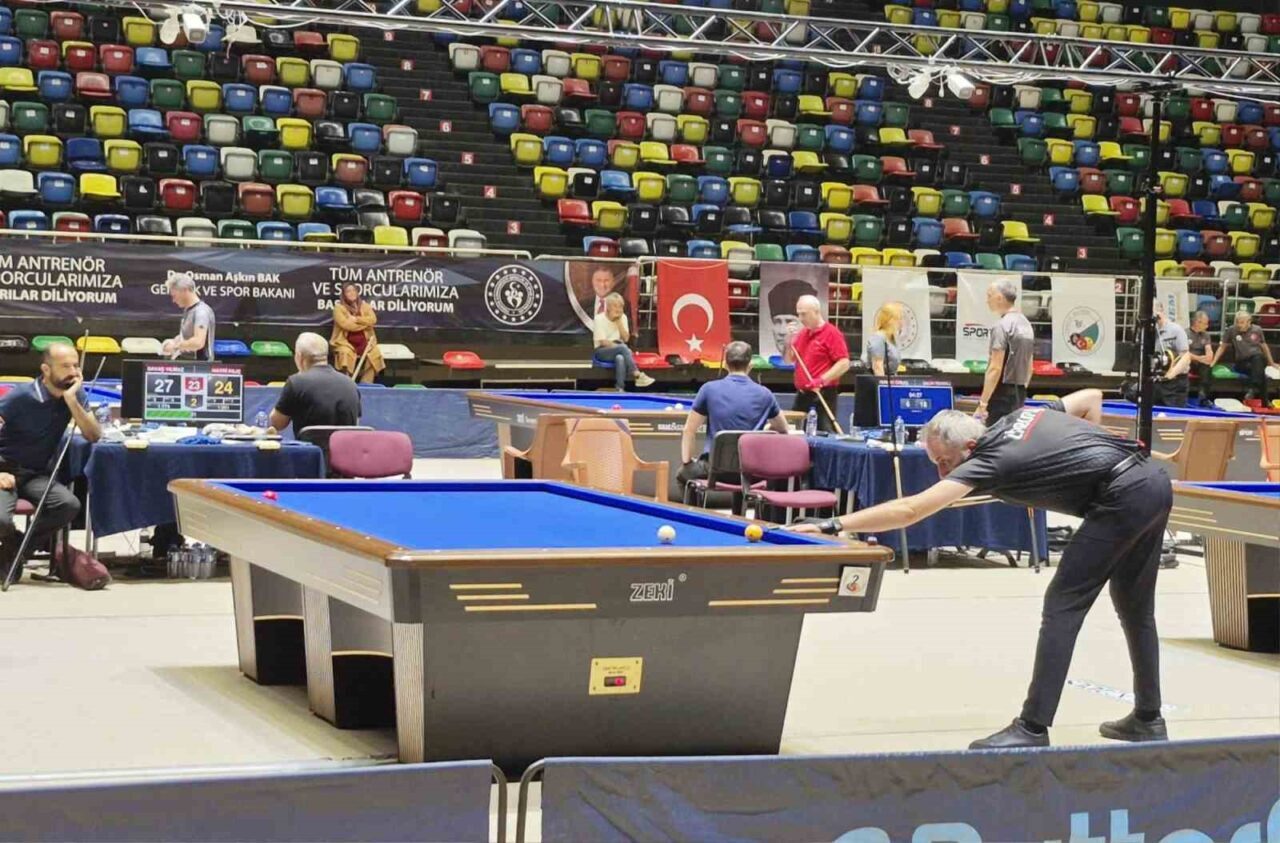 SAMSUN (İHA) – Samsun’da düzenlenen 3 Bant Bilardo Türkiye Şampiyonası