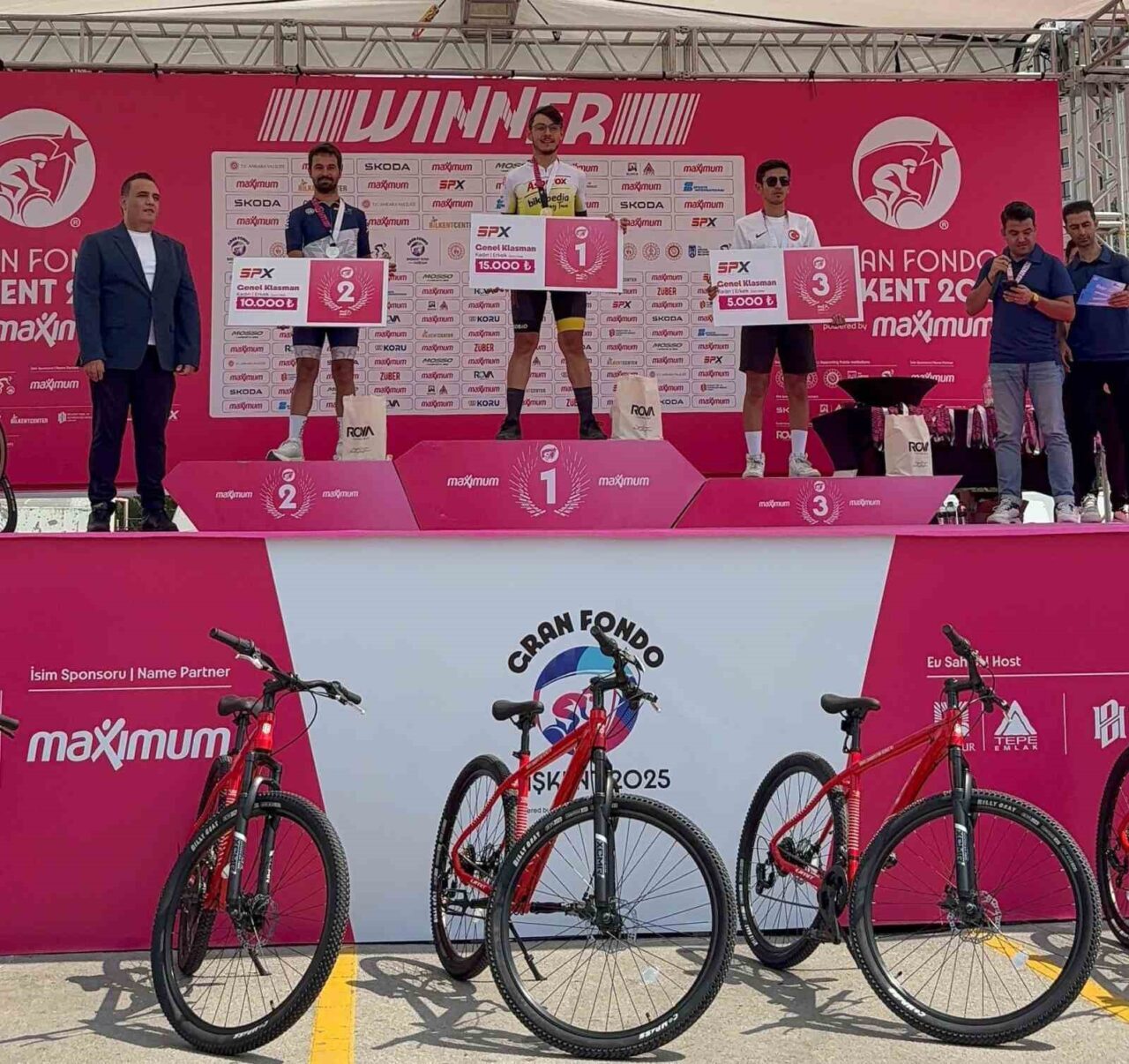 Ankara’da düzenlenen ve bin kişinin katıldığı bisiklet yarışında Bilecikli sporcu