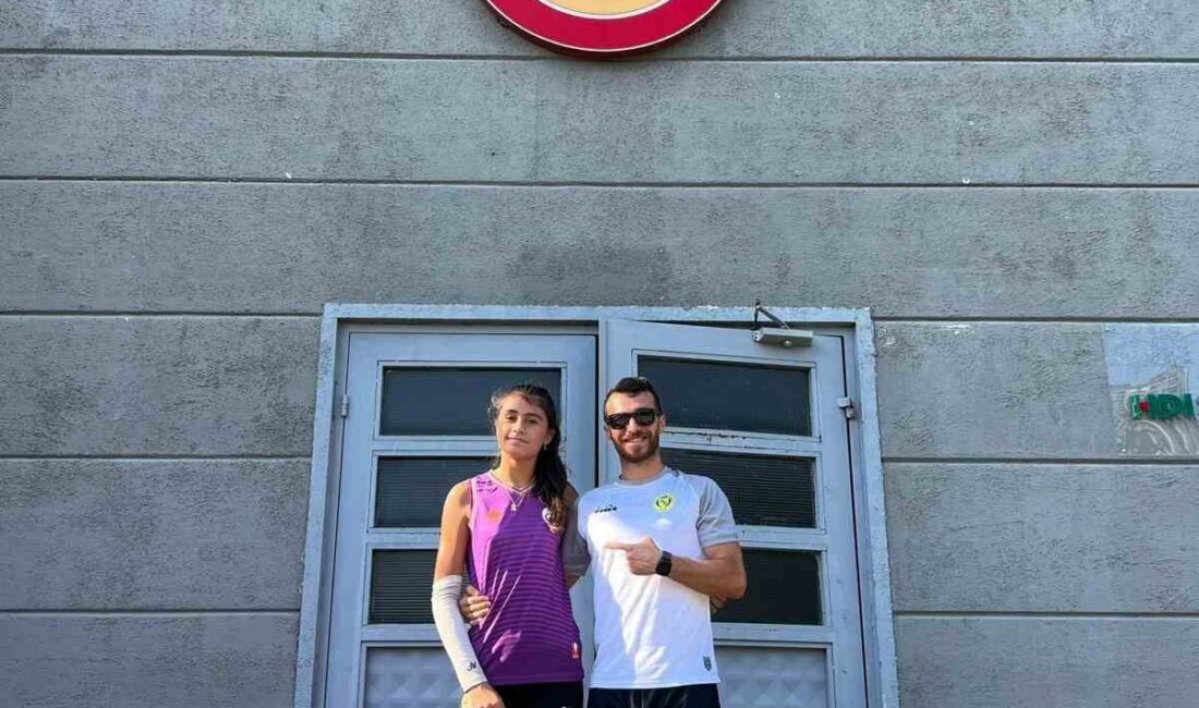 Bilecikli 12 yaşındaki voleybolcu Asya Gülmez Galatasaray’a transfer oldu. Bilecik’in